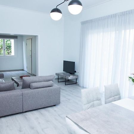 Sunny And Minimal Apt In Glyfada With 3 Bdrm Atena Exterior foto
