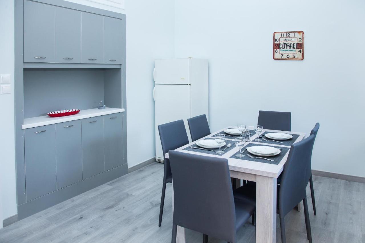 Sunny And Minimal Apt In Glyfada With 3 Bdrm Atena Exterior foto
