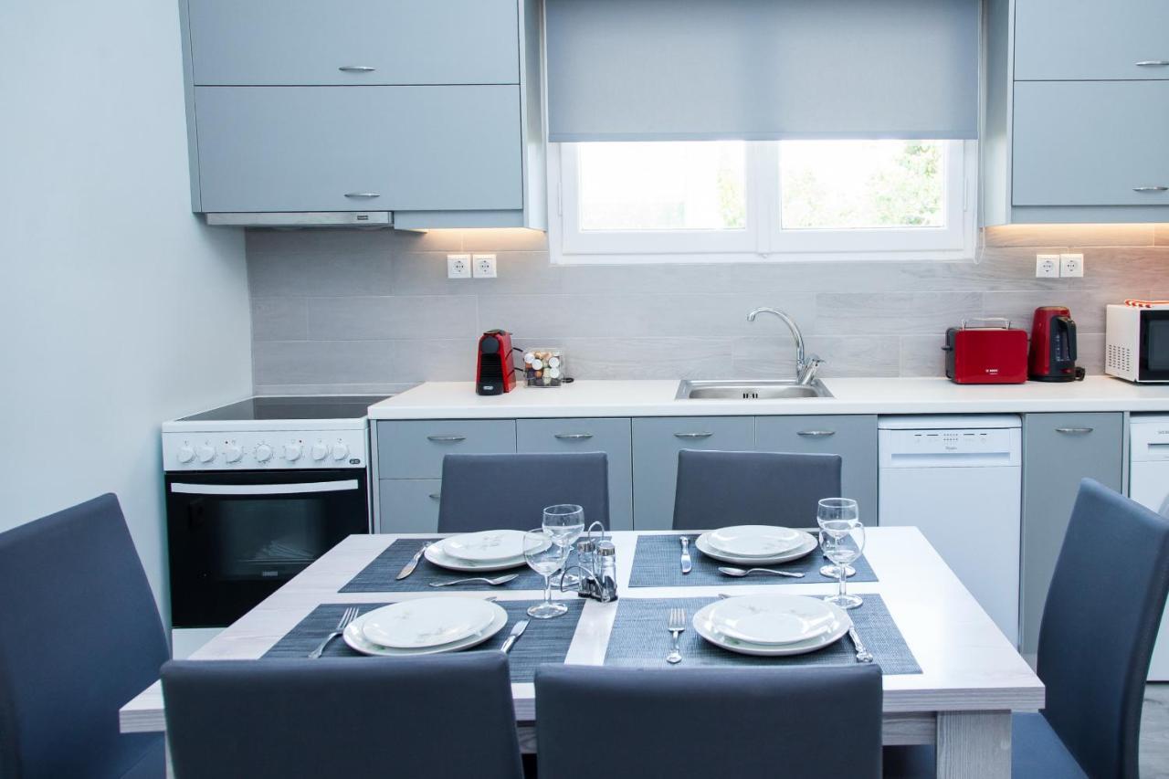Sunny And Minimal Apt In Glyfada With 3 Bdrm Atena Exterior foto