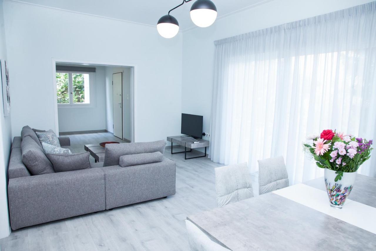 Sunny And Minimal Apt In Glyfada With 3 Bdrm Atena Exterior foto