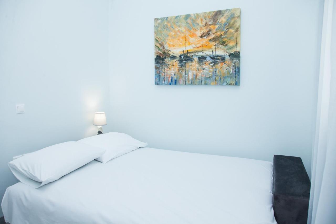 Sunny And Minimal Apt In Glyfada With 3 Bdrm Atena Exterior foto