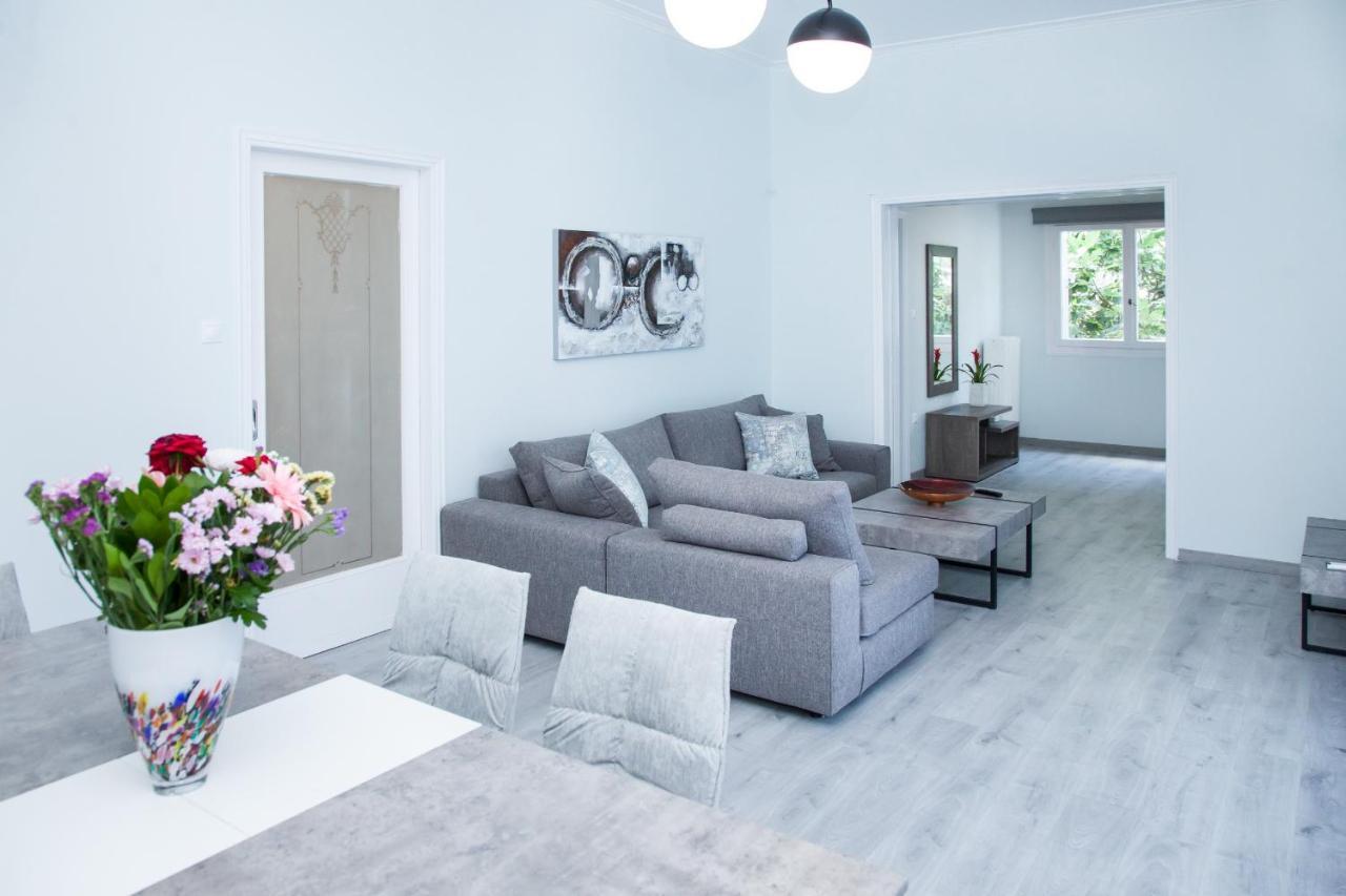 Sunny And Minimal Apt In Glyfada With 3 Bdrm Atena Exterior foto