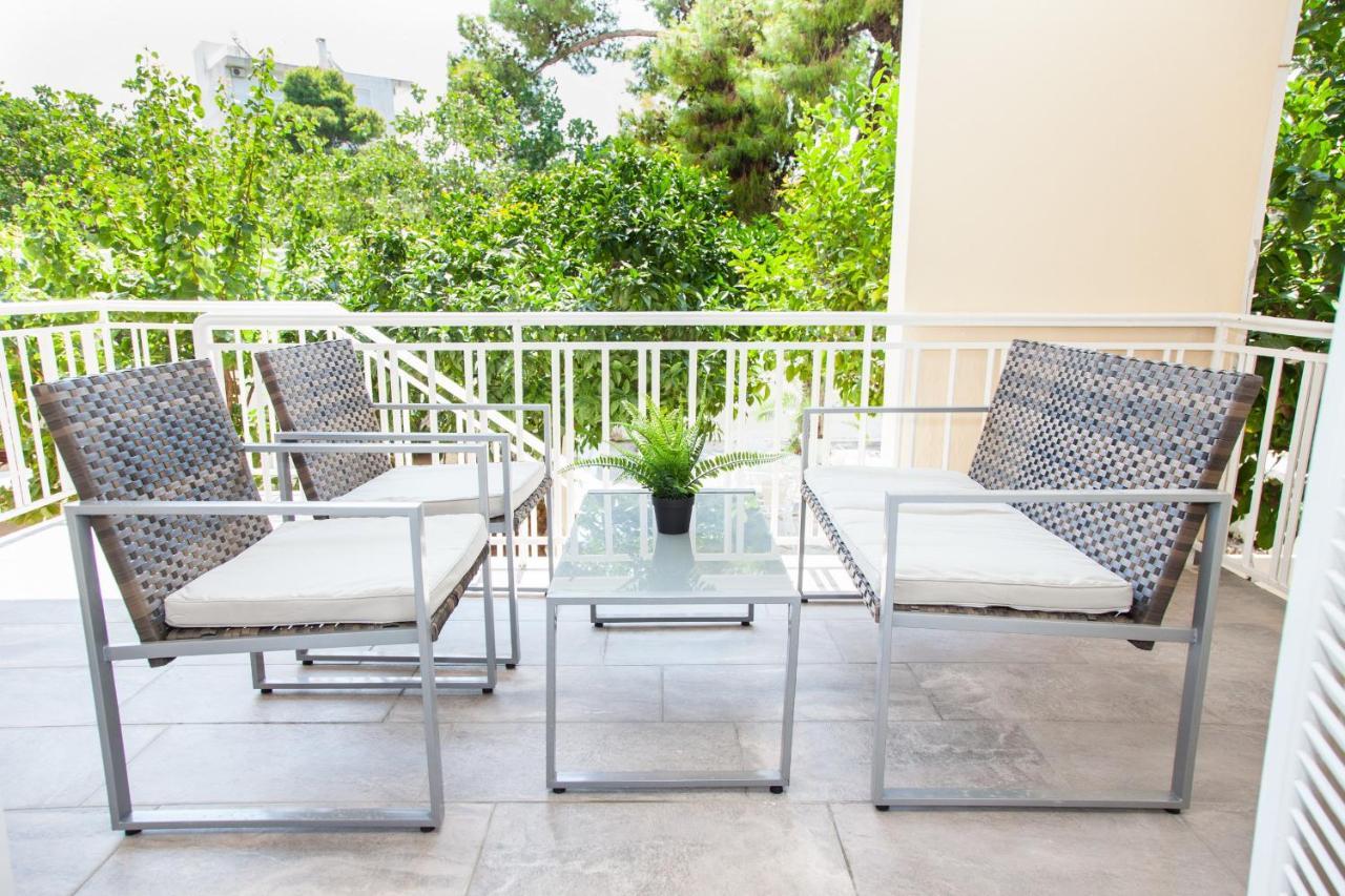 Sunny And Minimal Apt In Glyfada With 3 Bdrm Atena Exterior foto