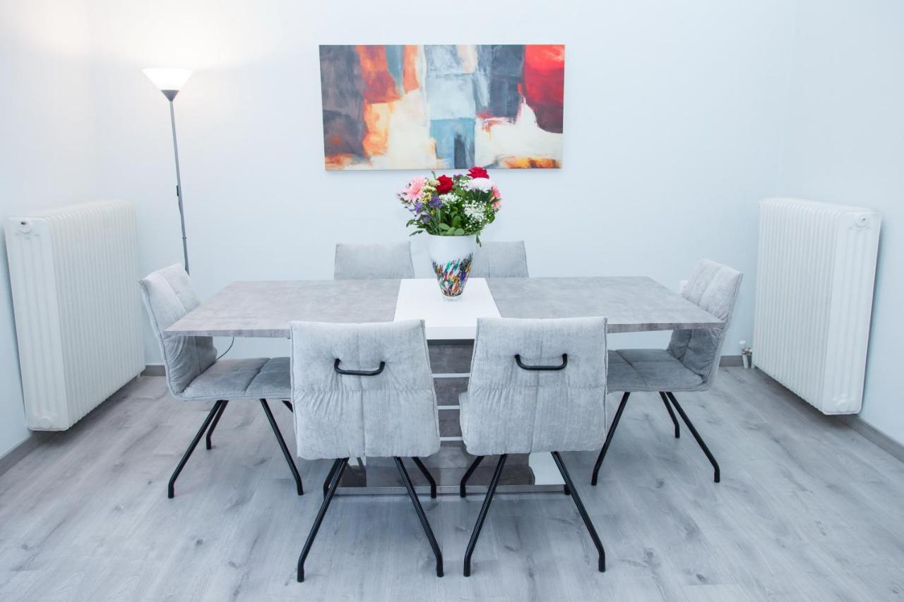 Sunny And Minimal Apt In Glyfada With 3 Bdrm Atena Exterior foto
